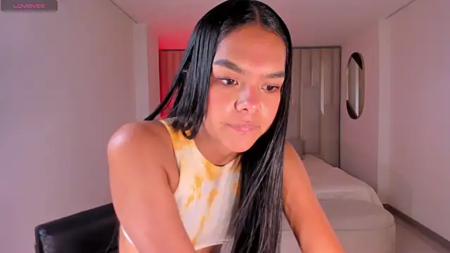 SaphiraJames webcam