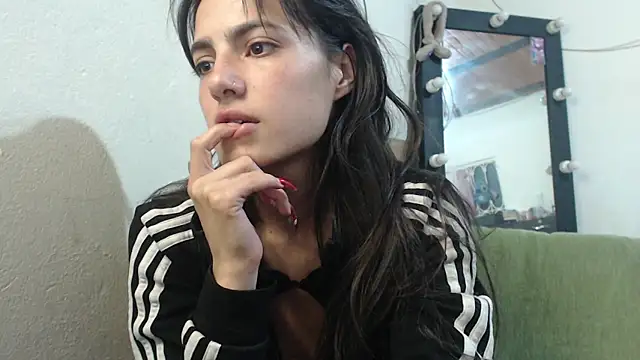 skinny_sweet2411 webcam