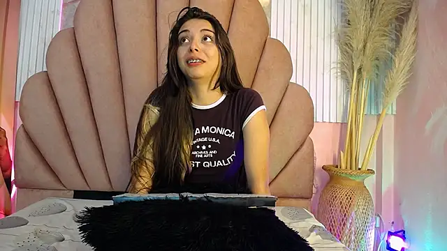 Kyomi_Hunt webcam