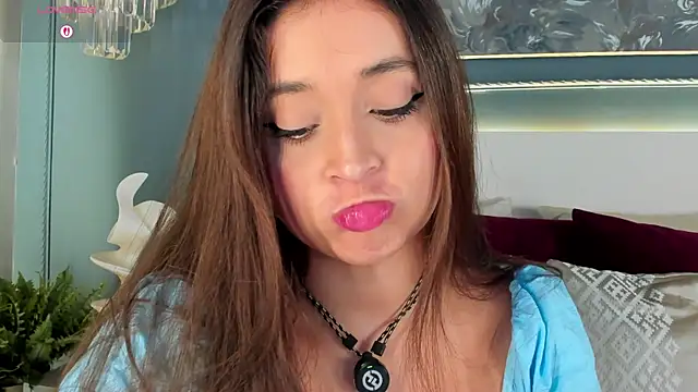 MiaKay1 webcam