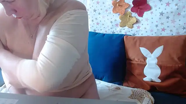 QueenLana webcam
