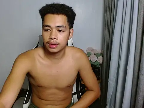 curlyasian_njxx webcam
