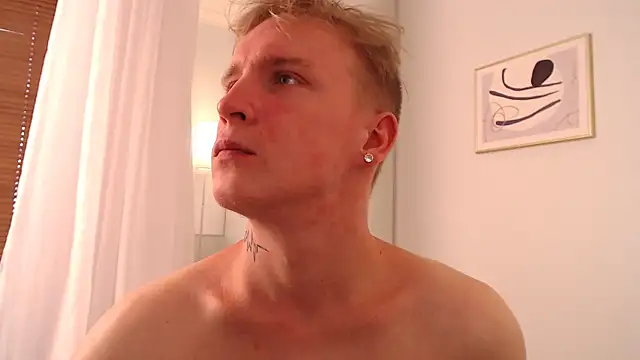 AlexxSweet webcam