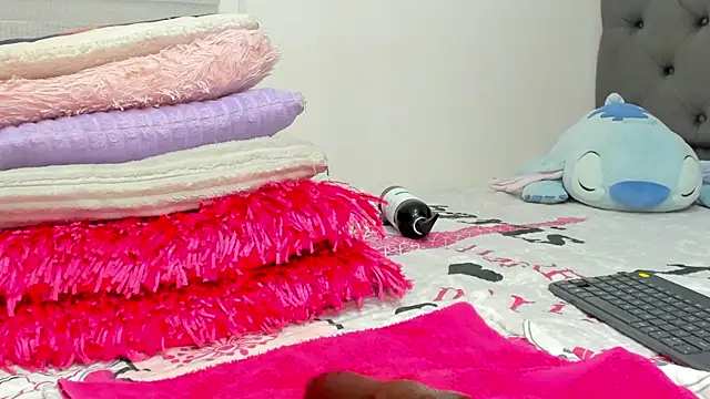 Elizabeth_18_ webcam