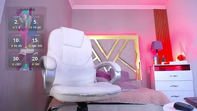 Tiffany_Valentiine webcam