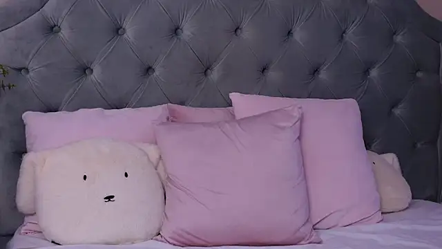 LucyAddison webcam