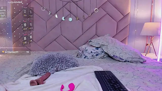 Mila_Monnet webcam