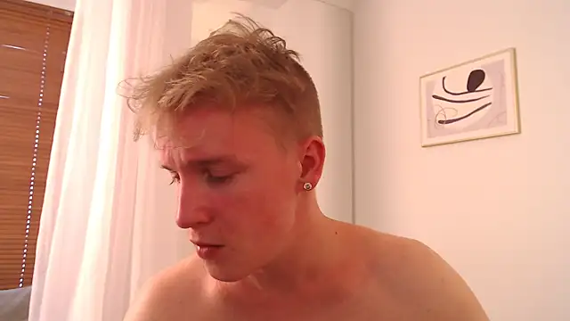 AlexxSweet webcam