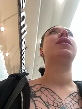 AlishaOfThorns webcam