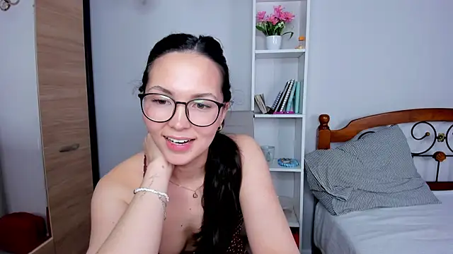 ameliyaa_sun webcam