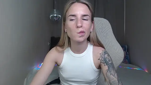 DeboraHorny webcam