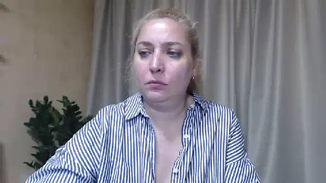 sweetpussy13 webcam