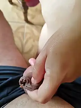 MadaamJizz_DickLewd webcam