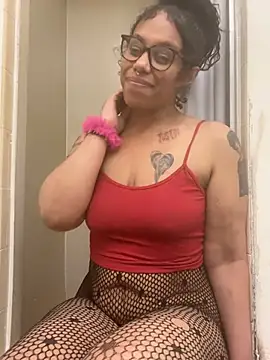 Desirae_Luciano