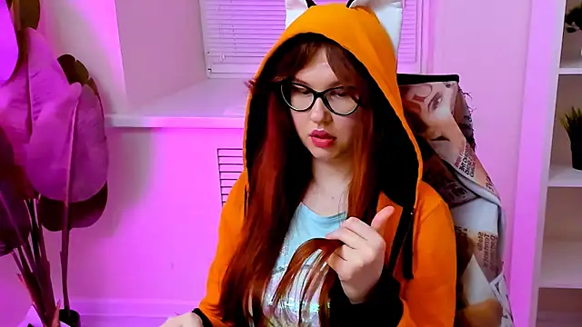 CarolGiggly webcam