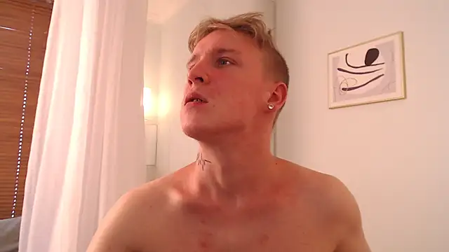 AlexxSweet webcam