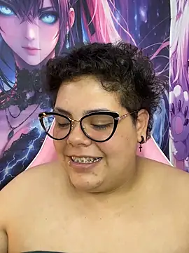 Hailey_Curvy webcam
