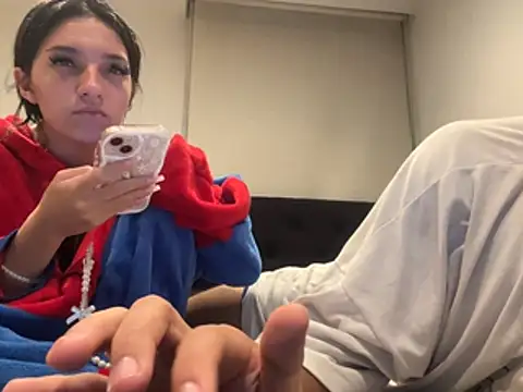 desireluxe - DesireLuxe's free webcam - UK Sex Cams
