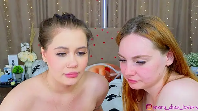 Mary_Dina webcam
