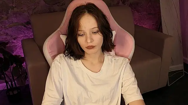 AliceJohansone webcam