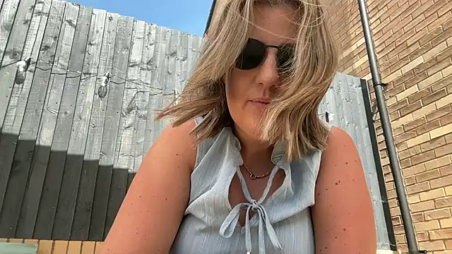 MsBelleWarick webcam