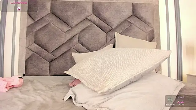 TahliaMoreau webcam