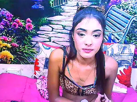 IndianPretty14u2Luv webcam