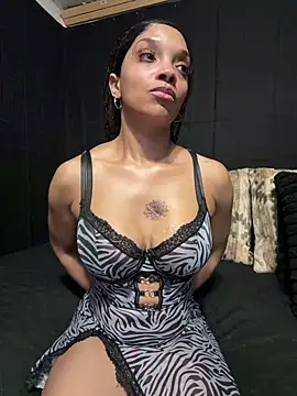 Rakiyahcharms webcam