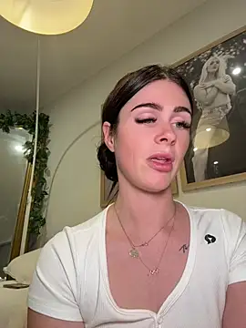 aus_queen webcam