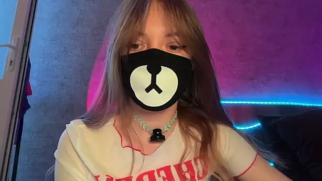 Your_Little_Bear webcam