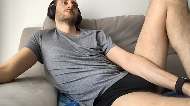 LukaShyGuy webcam