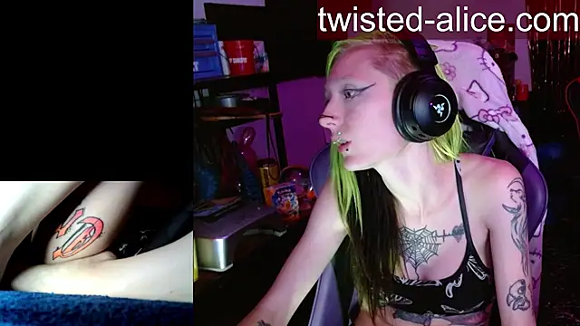 Twisted_Alice webcam