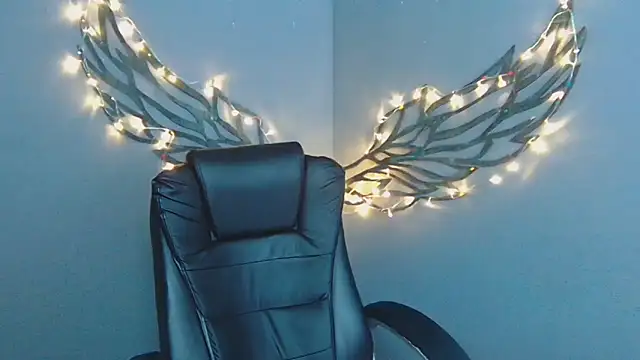 MilaLoona webcam