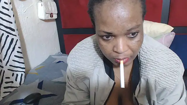 MaximTease24 webcam