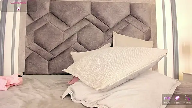 TahliaMoreau webcam