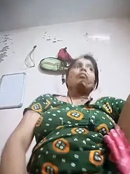 Trisha_71 webcam