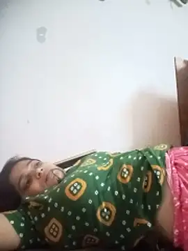 Trisha_71 webcam