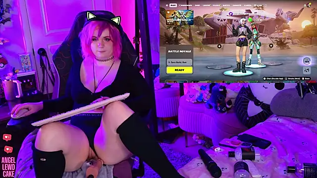 Angel-Lewd-Cake webcam