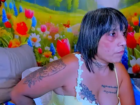 indianroxy webcam