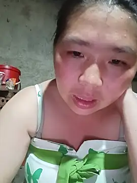 quynhkoolbae webcam