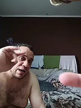 Gussie_Bridie webcam