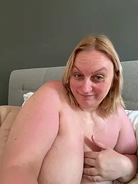 BBW_Nora webcam