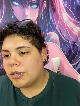 Hailey_Curvy webcam