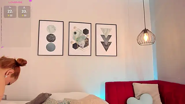 ariavelvet_ webcam