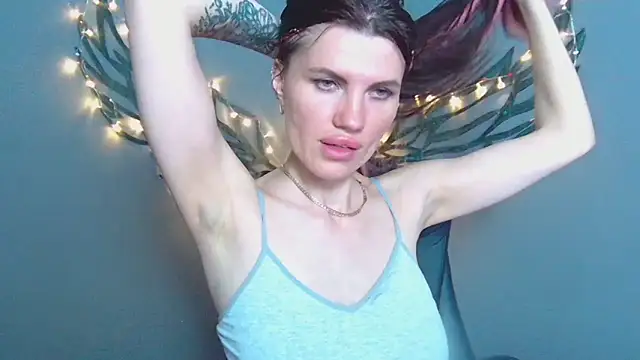 MilaLoona webcam