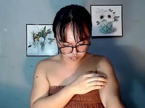 Asianblk_barbiedoll webcam