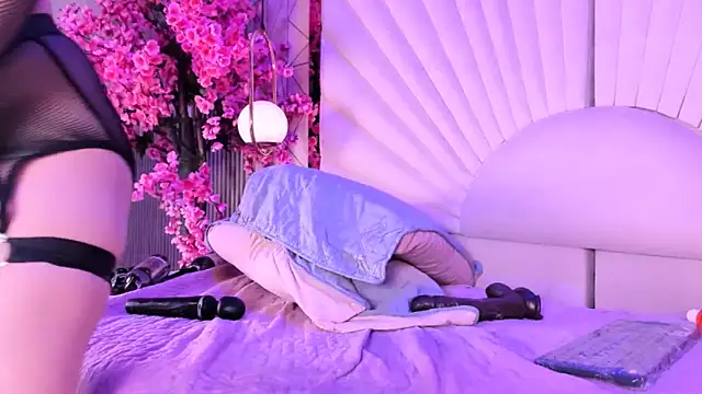 vespervelvet - VesperVelvet's free webcam - UK Sex Cams
