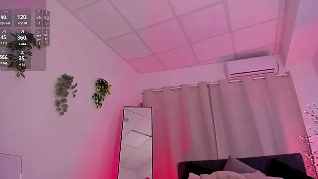 Divine_Madeleine webcam