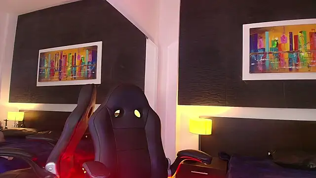 EvaaFoxxy1