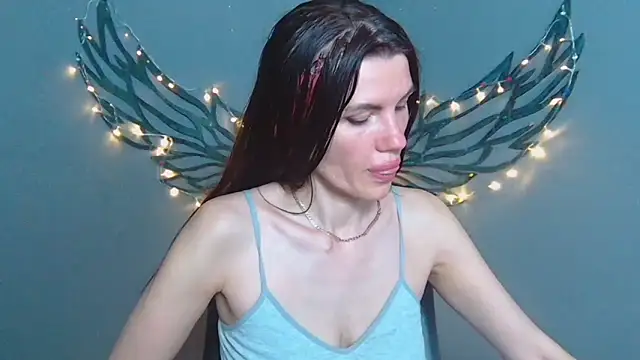 MilaLoona webcam